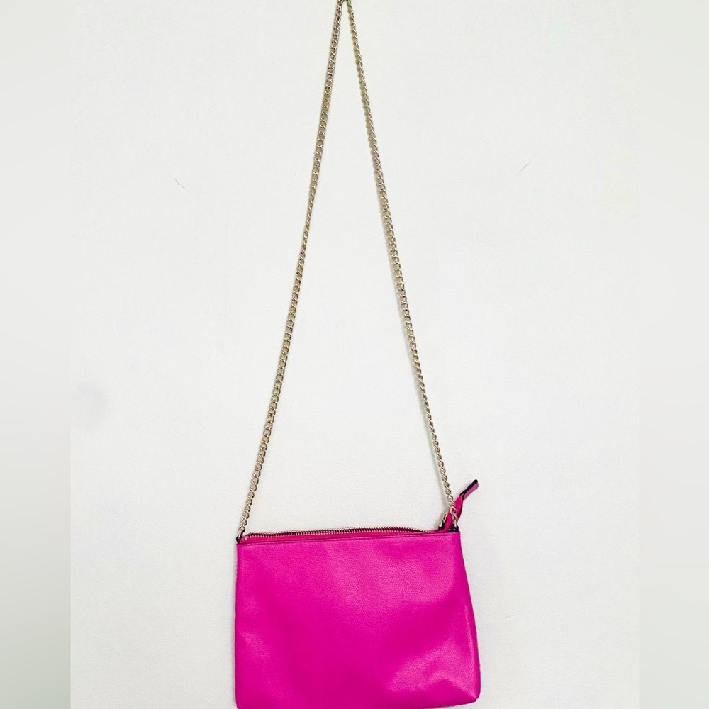 Gold chain shoulder / cross body purse